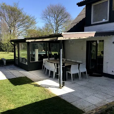 Tingvej 15 Feriehus *